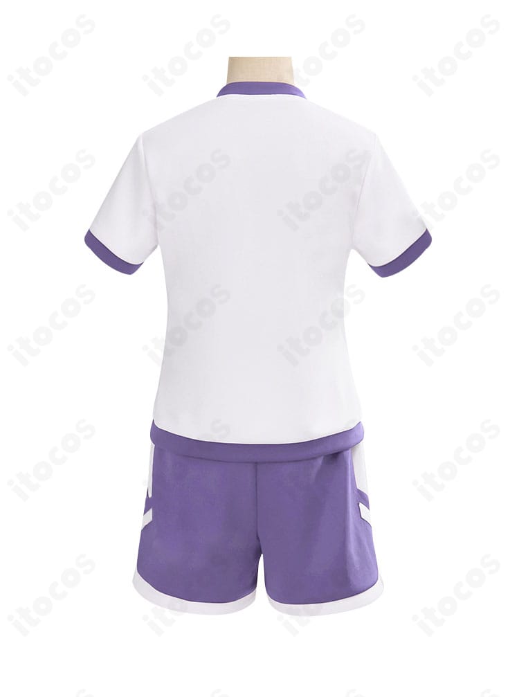 オグリキャップのジャージコスプレ背面。ショートパンツのライン配置と裾の仕上げ、背面シルエットの美しさが分かる。