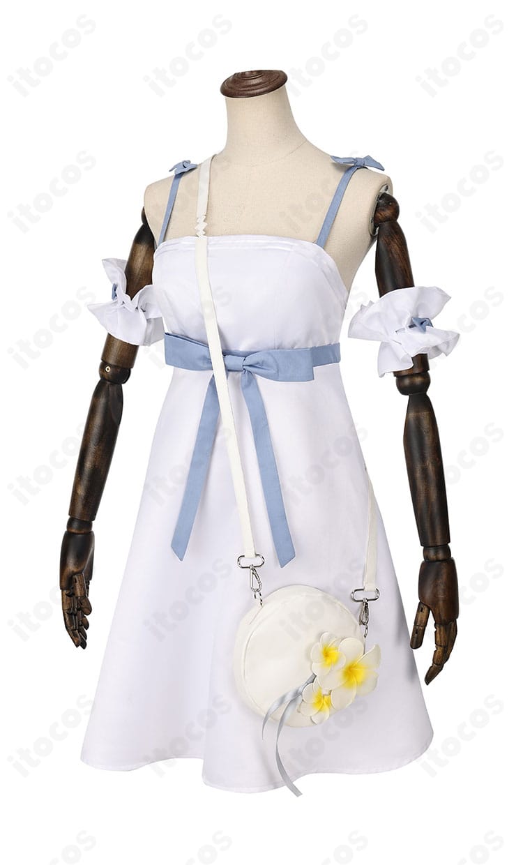 側面全身カット。肩ベルトの位置関係やウエストのフィット感、スカートの落ち感が分かる氷室セナ私服コスプレの横向き画像。