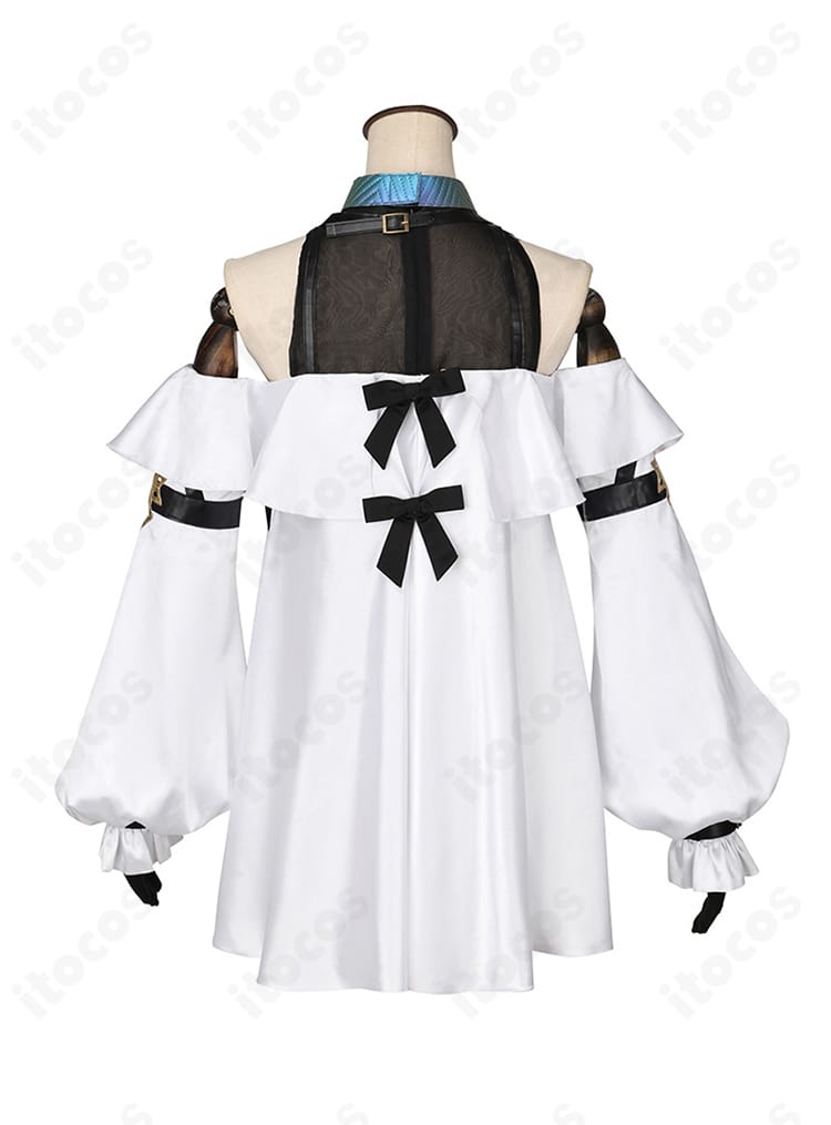 FGO メリュジーヌ 英霊博装Ver.衣装の背面。開閉部の処理や背面装飾、裾のラインまで忠実に再現されたディテール。