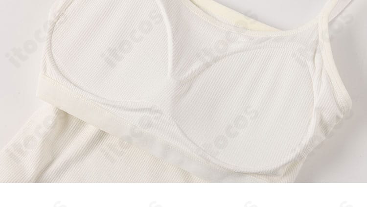 不知火舞コスプレ衣装の内側ディテール。裏地処理と縫い代の始末で快適性を確認できる画像