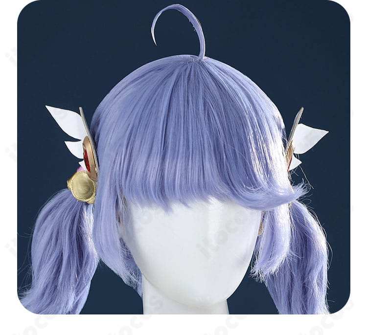 髪飾りの装飾ディテール。多層パーツの重なりとビジューの配置が分かる画像