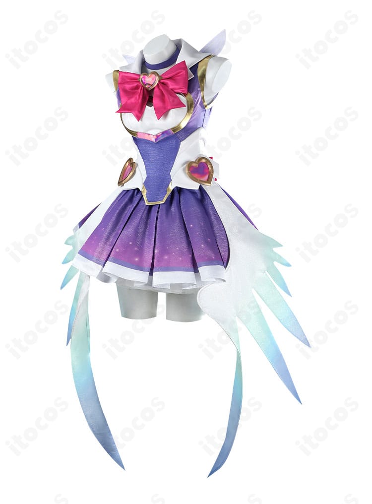 キリコ衣装の側面シルエット。ウエストのフィット感とリボン位置、スカートのフレア量が確認できる画像