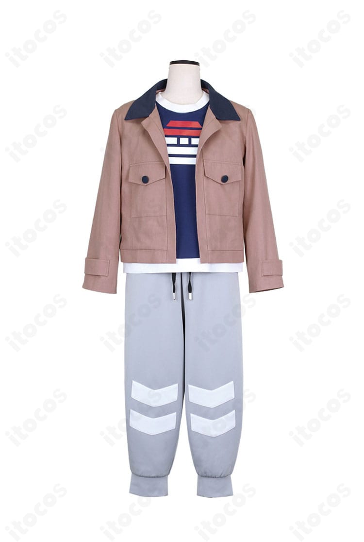 ガイ コスプレ衣装の正面。コートの直線的シルエットとTシャツのレイヤードが分かる構図。