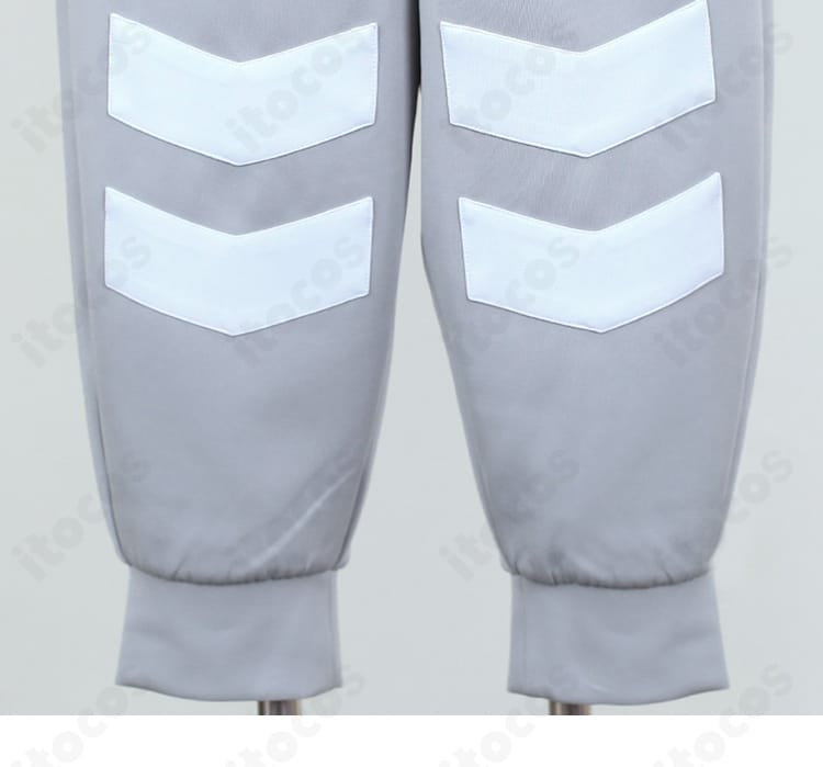 パンツ腿部の装飾。アクセントになる意匠を近接撮影で強調。