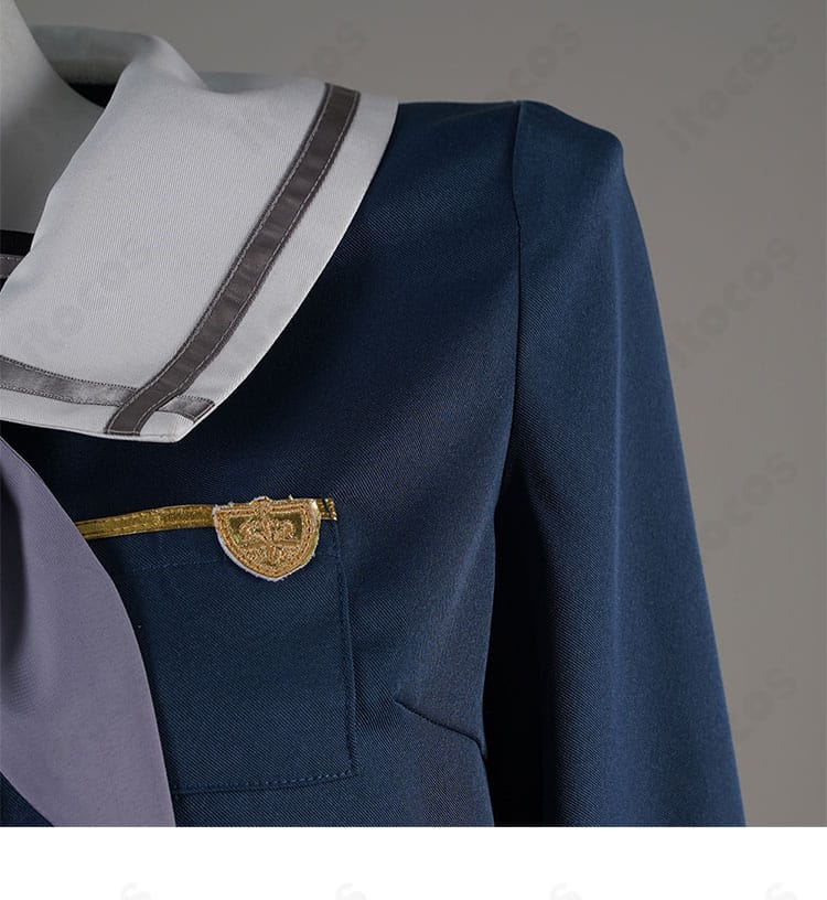 若葉睦 制服コスの肩・袖まわりディテール。縫製の切替と袖付けのステッチを確認できる近接写真。