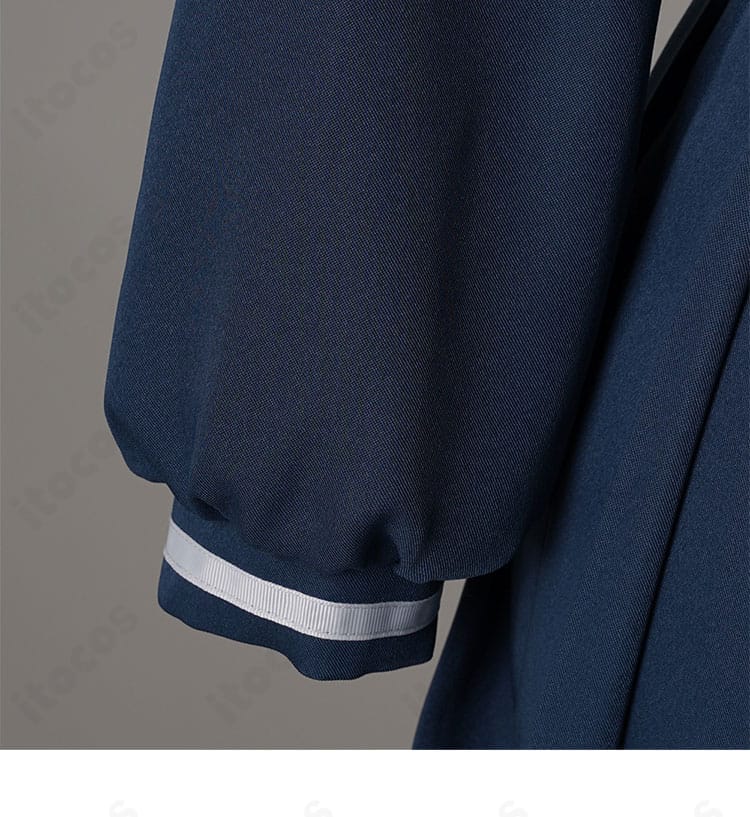 若葉睦 制服コスの袖口ディテール。カフスの形状とボタン配置、ステッチの仕上がりが分かる。