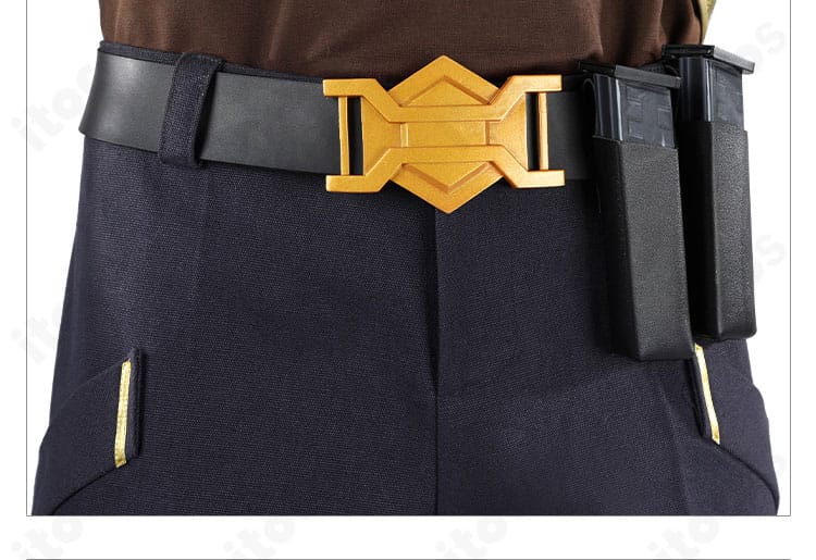 腰帯装飾のクローズアップ。バックルと縫製の精度がわかるテホ衣装の要素。