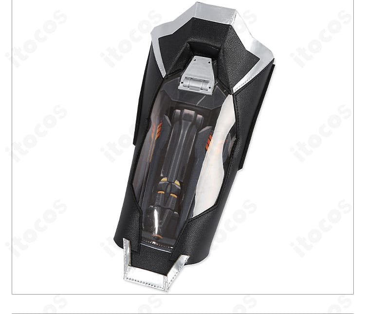 手鎧正面の詳細。表面形状とエッジの処理がわかるテホ衣装の手甲クローズアップ。