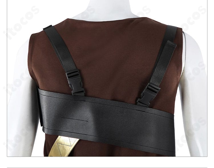 背面装飾ディテール。コート後ろのパネルラインと装飾の配置を明確に示す。