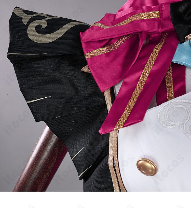 原神 エスコフィエ コスプレ衣装の肩と袖の装飾ディテール。ステッチと装飾パーツの丁寧な仕上げ。