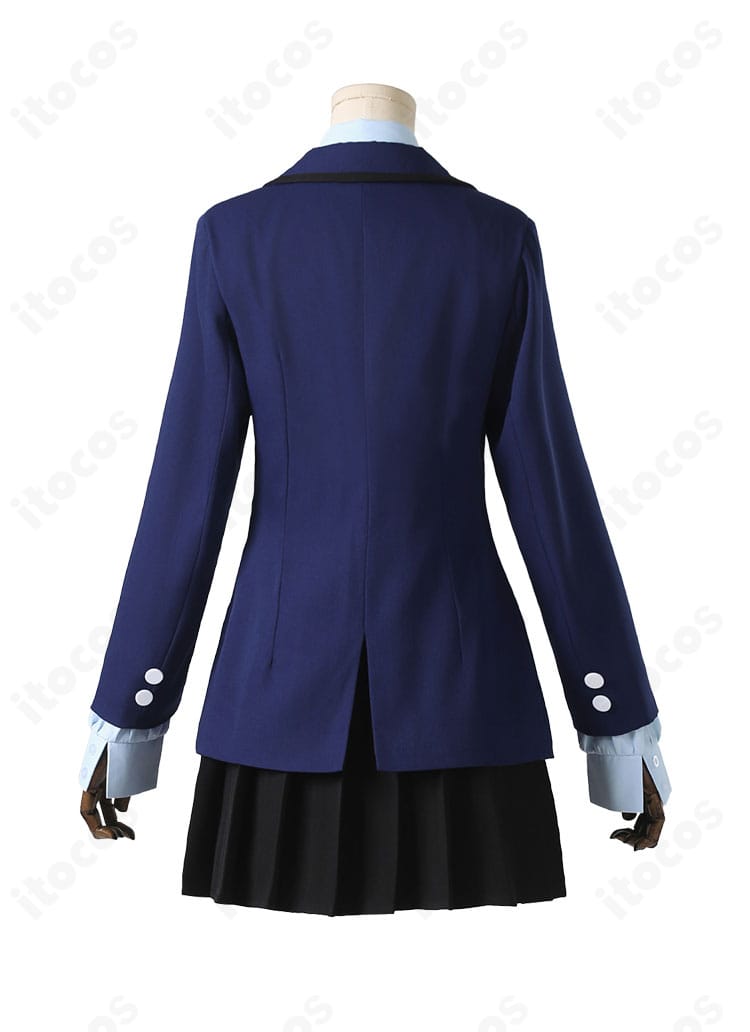 ニャアン コスプレ衣装の背面。バックスタイルの裁ち合わせと背面刺繍ディテール、裾のラインが見える画像。