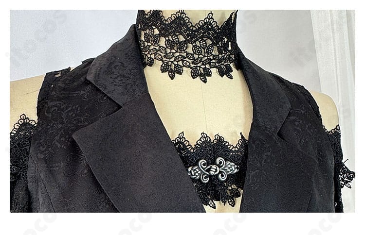 仮面ライダーガヴ グロッタ・ストマック衣装の襟まわりと留め具装飾のクローズアップ