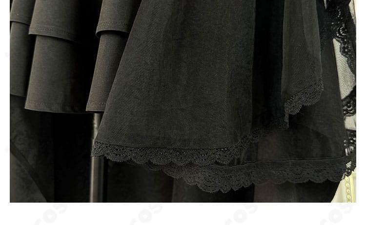 仮面ライダーガヴ グロッタ・ストマック衣装の裾装飾と縁取りデザインの詳細画像