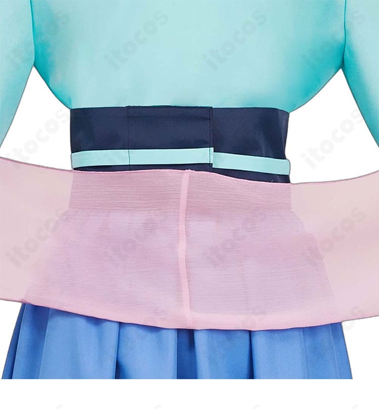 薬屋のひとりごと 猫猫コスプレ衣装の背面ディテール。縁取りと生地の重なりを拡大表示。