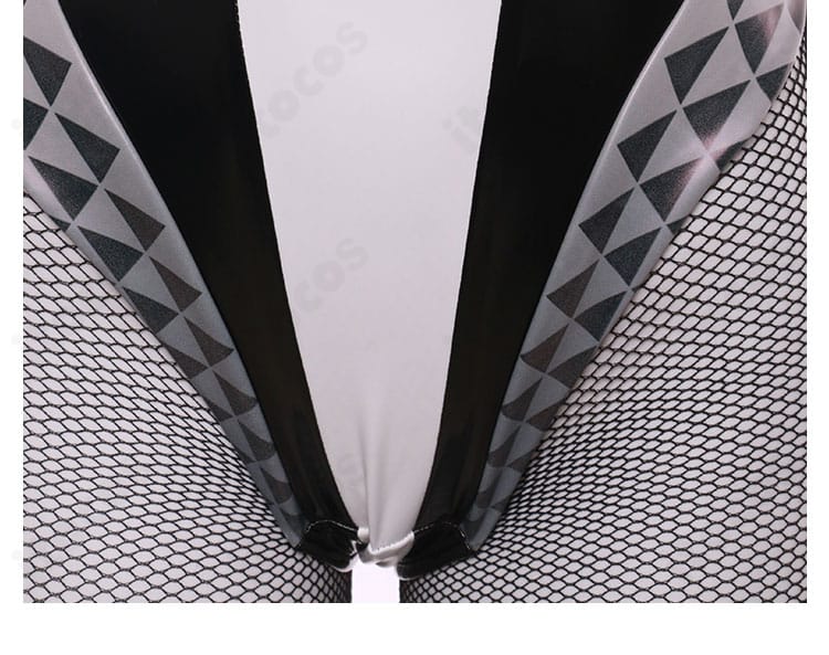 衣装全体の装飾ディテール。レオタードの艶・ステッチワーク・手首飾りの質感を確認できる画像。