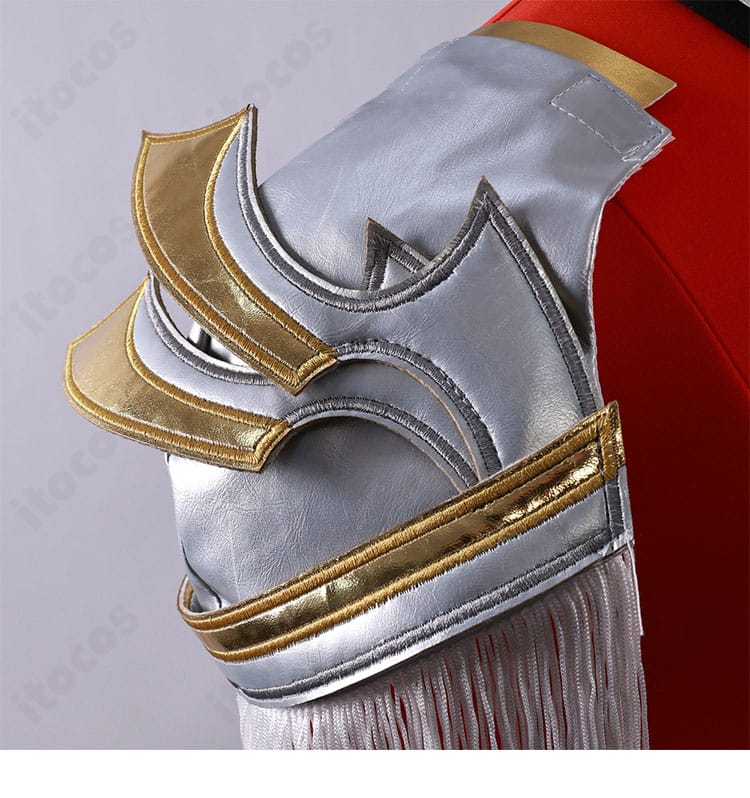 左肩装飾ディテール。アーマー形状と縁取り、接合部の意匠が見える画像