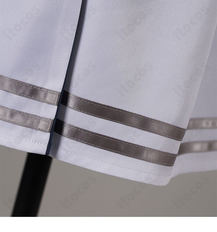 バンドリ！ 若葉睦 月ノ森女子学園 夏服の裾まわり装飾。ヘムラインの仕上げとステッチの見え方が分かる画像。