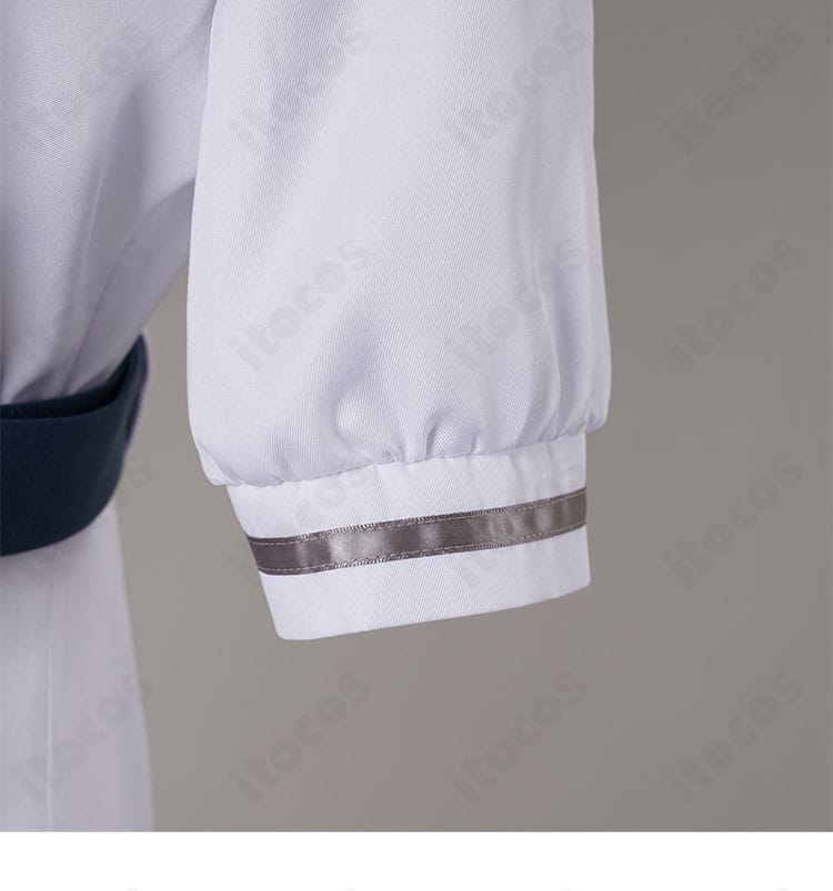 若葉睦 月ノ森女子学園 夏服の袖口ディテール。カフスの形状と装飾ラインを見せる拡大画像。