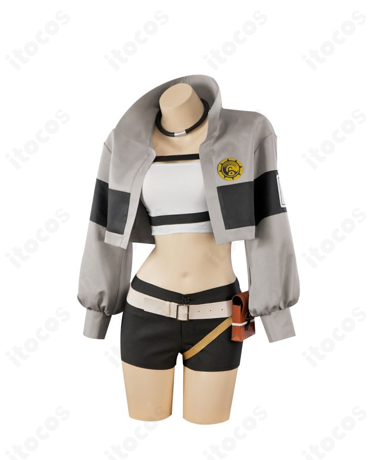 正面全体像。リヨウのコスプレ衣装のフロントデザインとシルエットが確認できる画像。