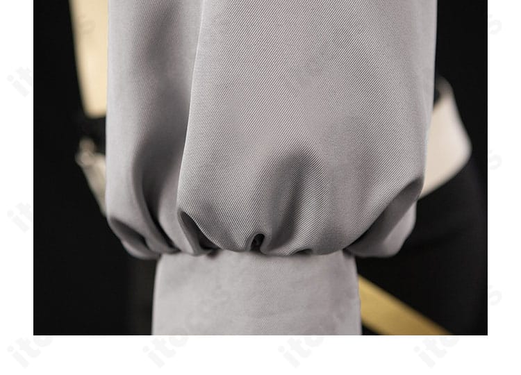 袖口ディテール。リヨウ衣装の袖口装飾とステッチワークが見える画像。