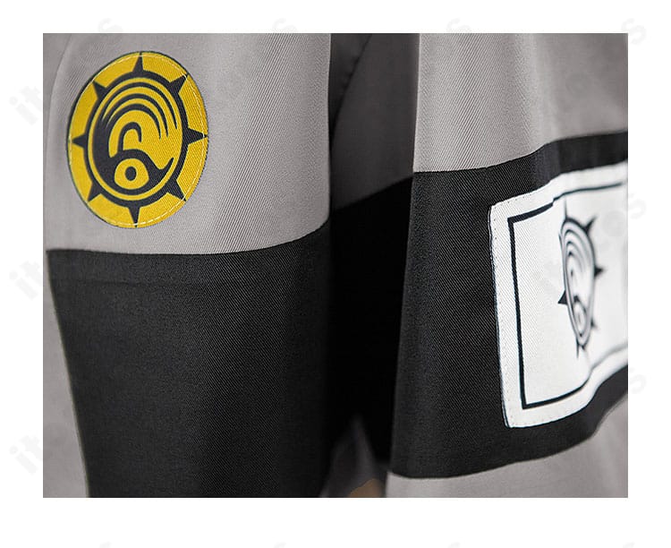 柄と装飾のクローズアップ。胸ベルトや装飾の質感・縫製ディテールがわかる画像。