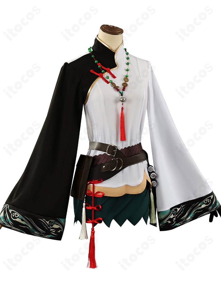 無期迷途 無患子 コスプレ衣装を斜め角度で撮影。フィット感と立体的なディテールを強調。