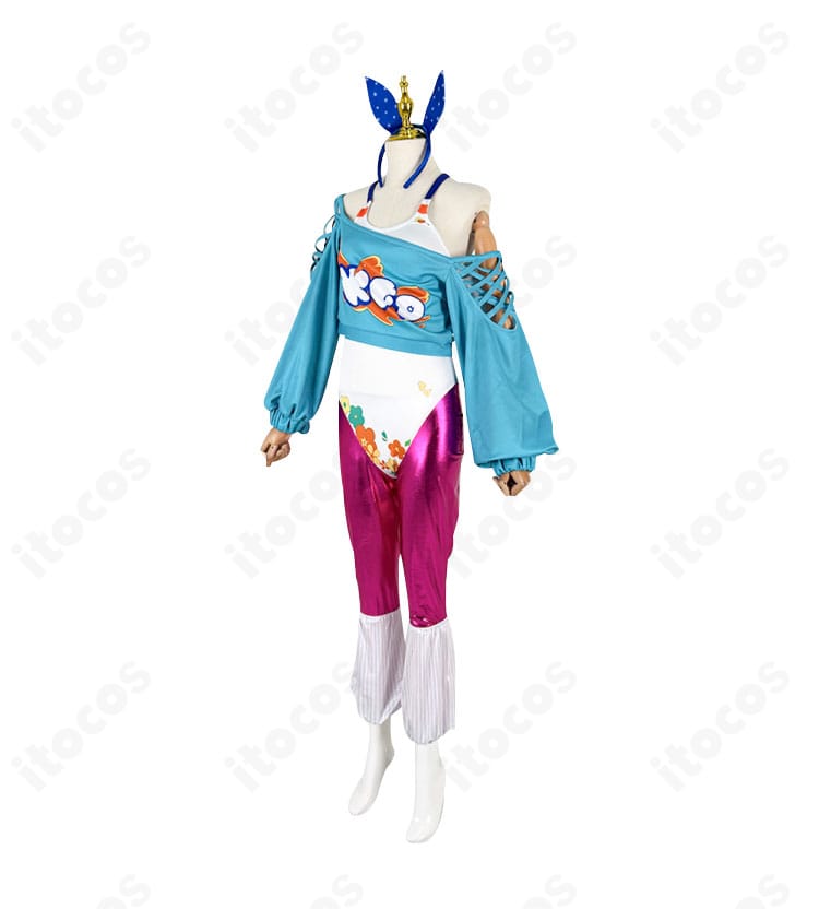 小鳥遊キアラ新衣装コスプレの左側面。身体に沿うラインとレッグカバーの見え方が分かる画像。