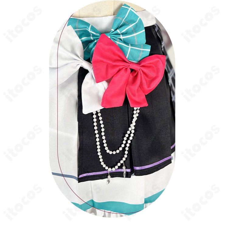 IRyS ブライト衣装のスカート側面の蝶結び装飾。可愛いアクセントと結び目の作りが見える画像。