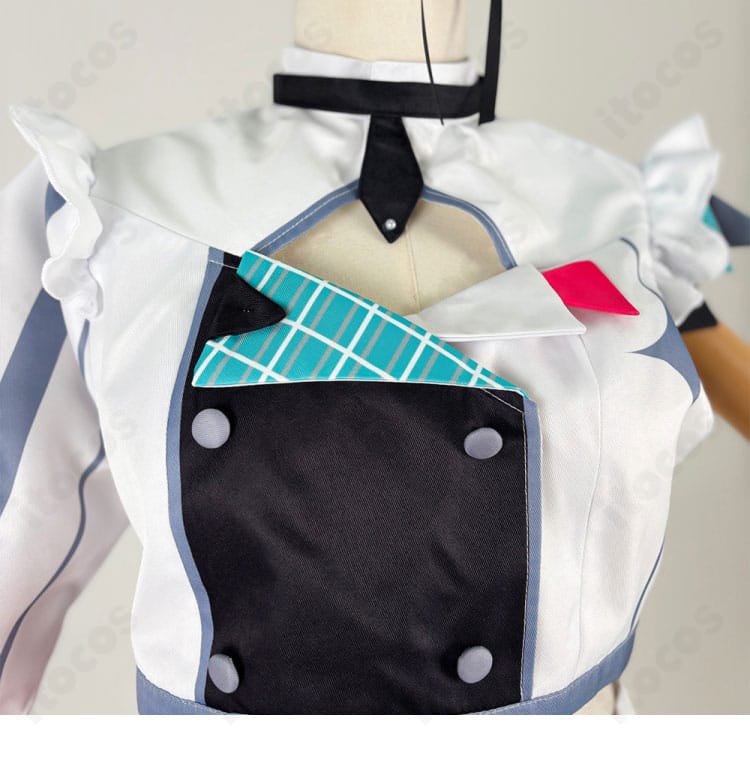 IRyS ブライト衣装の襟元ディテール。精密な刺繍と装飾パーツの質感が分かるクローズアップ。