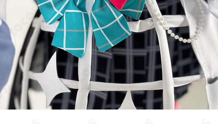 IRyS ブライト衣装のスカート装飾。レイヤーと縁取りの仕立てが映えるディテール画像。