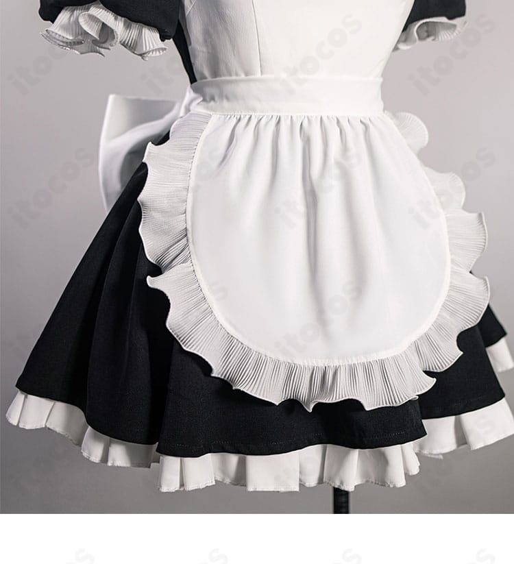 初音ミク ラビットホール メイド服コスプレのスカート部分アップ。段フリルと装飾の重なりによる華やかなボリューム感を強調。