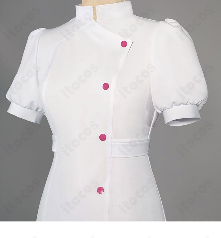 初音ミク ラビットホール ナース服コスプレ 前面ディテール。胸元の装飾と刺繍風意匠、襟元のデザインにフォーカス