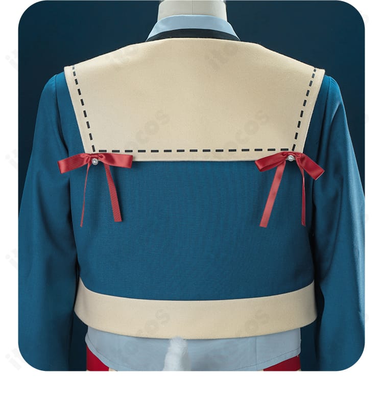 披肩風アクセントの装飾。コーデにエレガントさを添えるデザインが分かる写真。