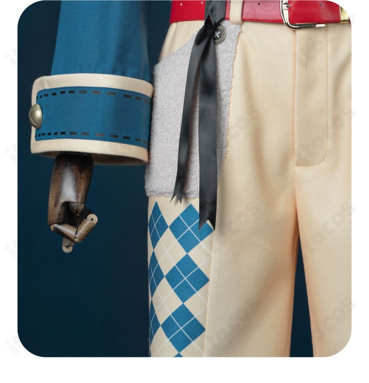 パンツ脚部の縫製アップ。ステッチ精度と生地のハリ感が分かる写真。