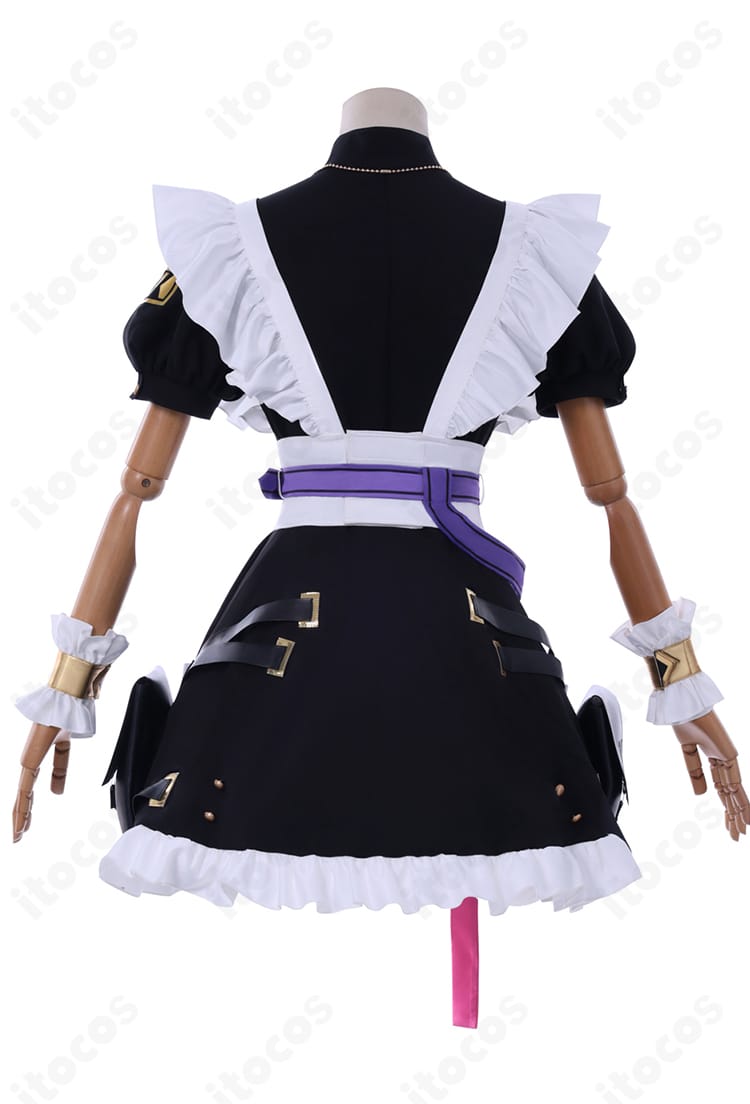 風楽奏斗 メイド服コスプレの背面。背中のデザインと腰帯の装飾ディテール