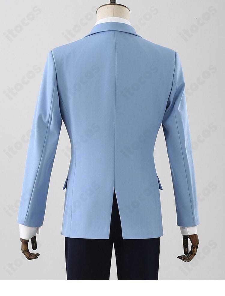 背面ヨークや切り替えラインのディテール。シルエットを引き締める設計を解説