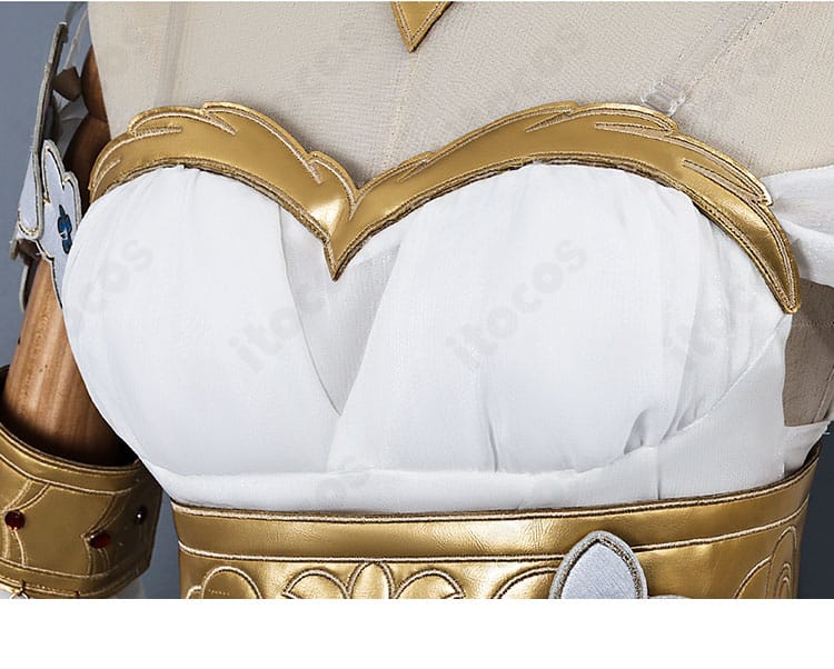 トリスビアス コスプレ衣装の襟元装飾のディテール写真