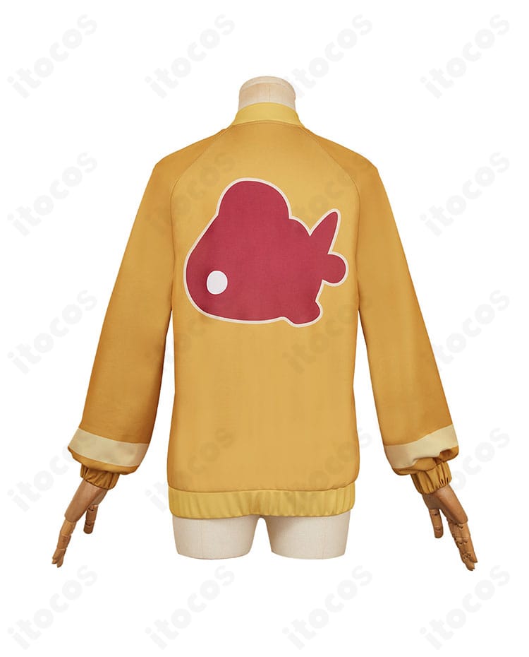 アマテ・ユズリハ コート衣装の背面。背面モチーフ刺繍とヨークのラインを示す再現カット。