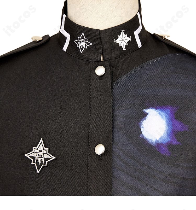 襟元ディテールのアップ。刺繍や縁取りが映える澄野拓海コスプレ衣装のポイント