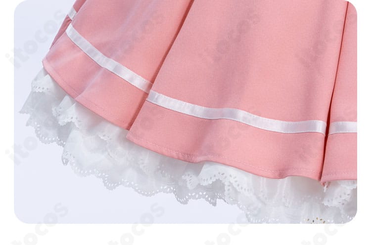 スカート装飾の近接写真。レースと刺繍が華やかさを加える撮影映えポイント。