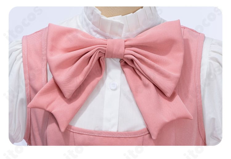 胸元の蝶結びのアップ。可愛らしさを象徴するアイコン的モチーフを精巧に再現。