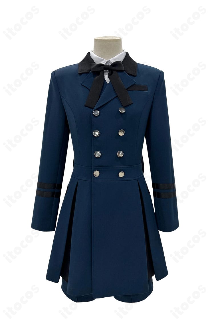 黒執事II シエル・ファントムハイヴのコスプレ衣装 正面。コートのシルエットと胸元リボンの配置がわかる。