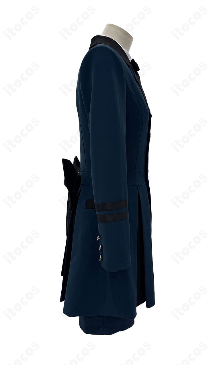 シエル・ファントムハイヴ衣装 右袖ディテール。袖口の装飾とステッチ、素材の質感が確認できる近接。