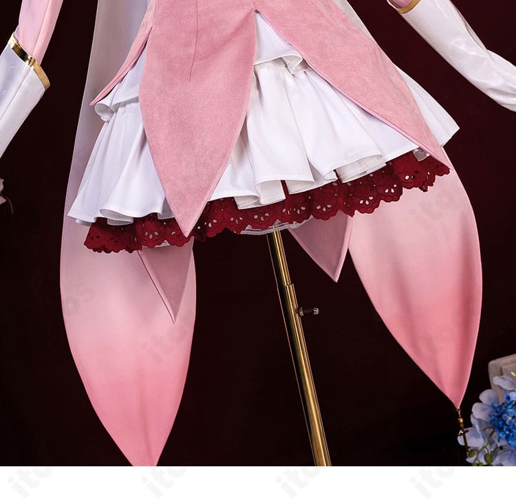 プリズマ☆イリヤ 魔法少女衣装のスカート装飾。フレア分量とヘムのライン、発色の美しさが伝わるカット。