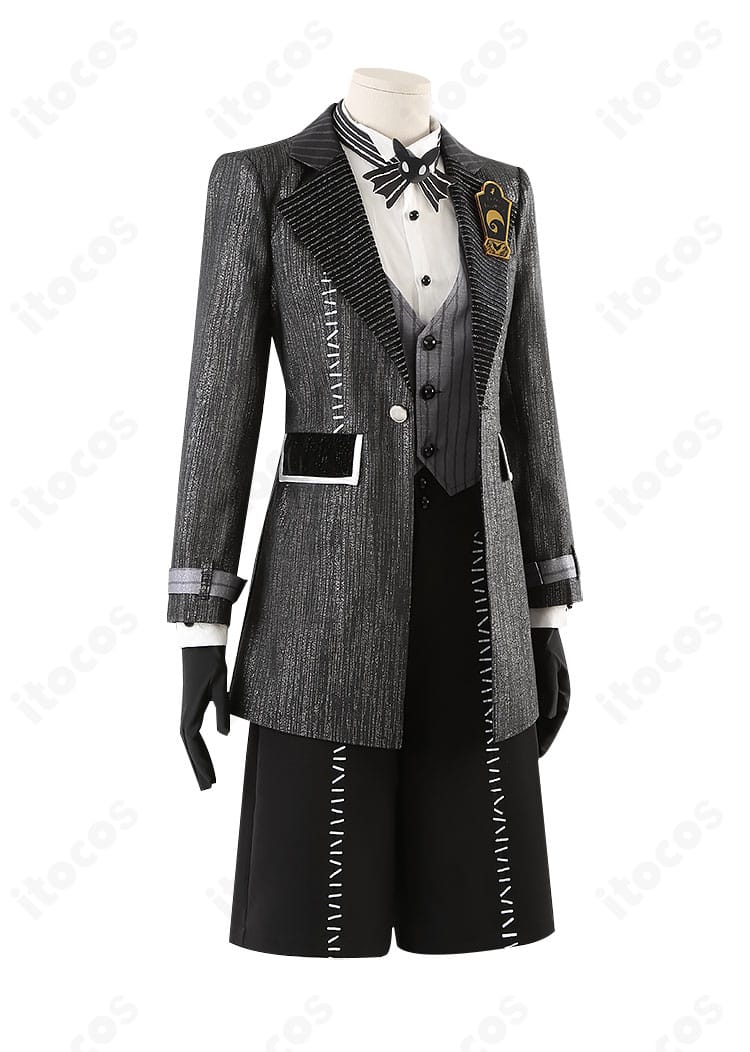 エペル・フェルミエ 衣装の右側面。外套のラインと袖口装飾、半ズボンのバランスが確認できる。