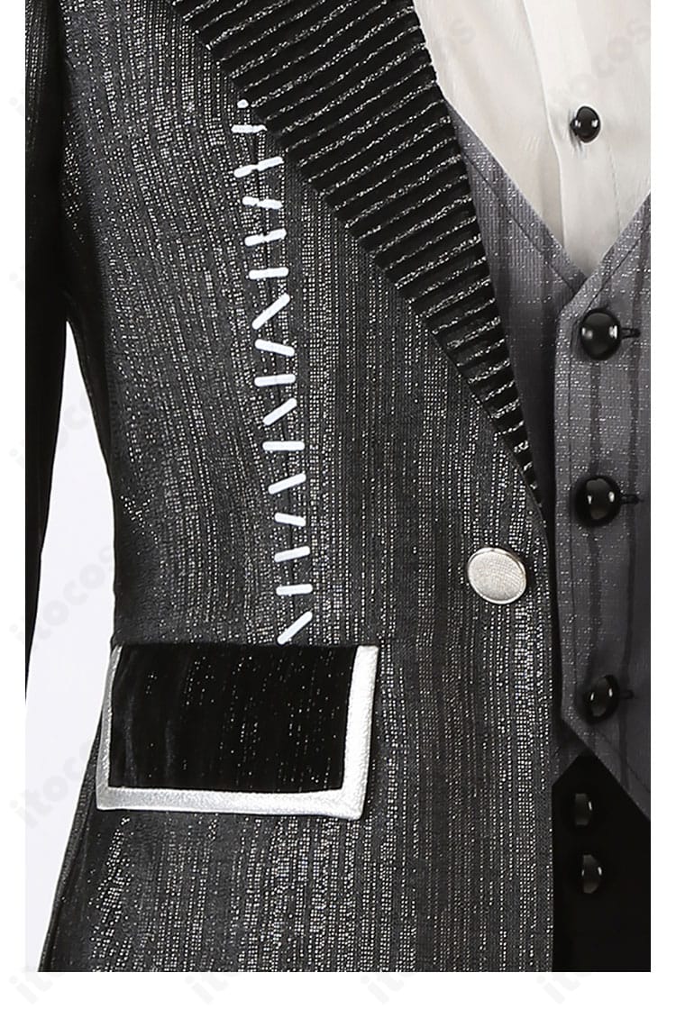 衣襟の装飾ディテール。華やかなモチーフとコントラストのある配色が際立つ。