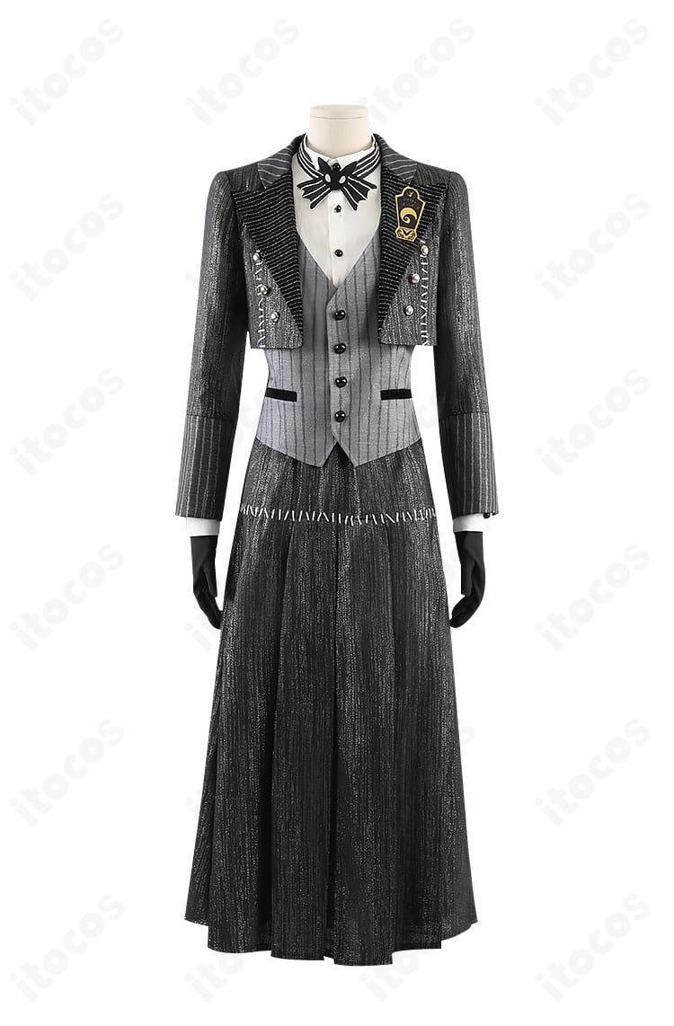 正面全体がわかるヴィル・シェーンハイト ハロウィーン2024版コスプレ衣装。コートと装飾のバランスが見える。