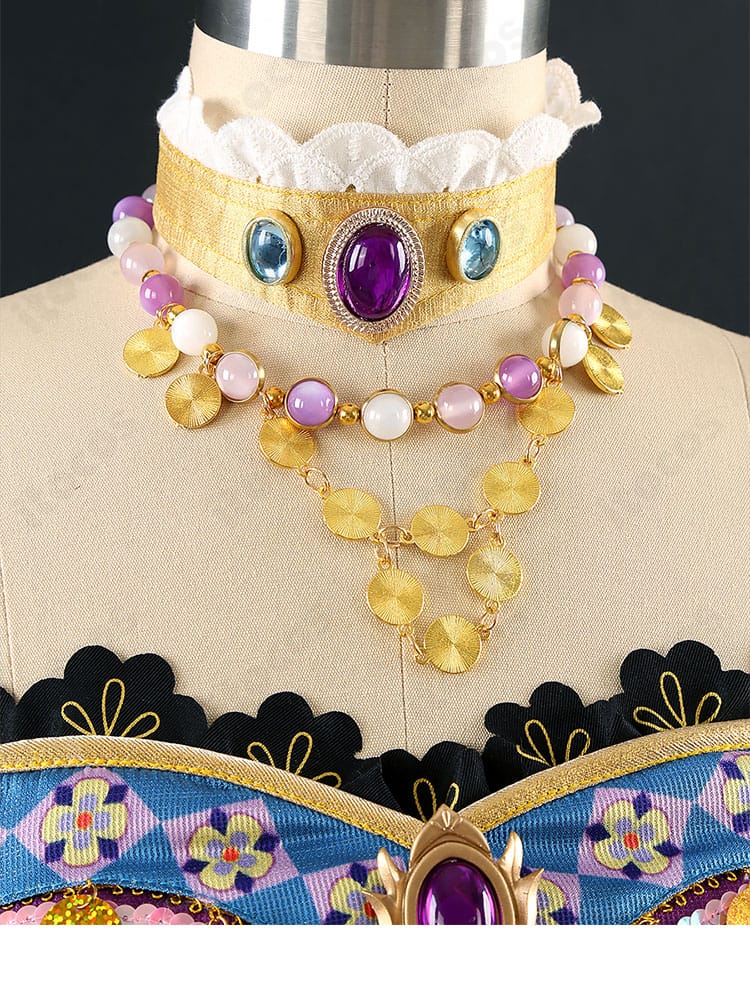 首飾りのアップ。東條希 踊り子編の雰囲気に合わせたチャームとチェーン配置を再現した画像。