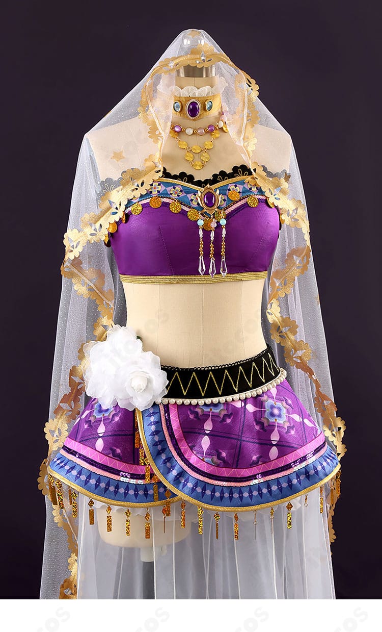 襟元と領口装飾のクローズアップ。踊り子編らしいオリエンタルな意匠とスパン装飾が見える画像。