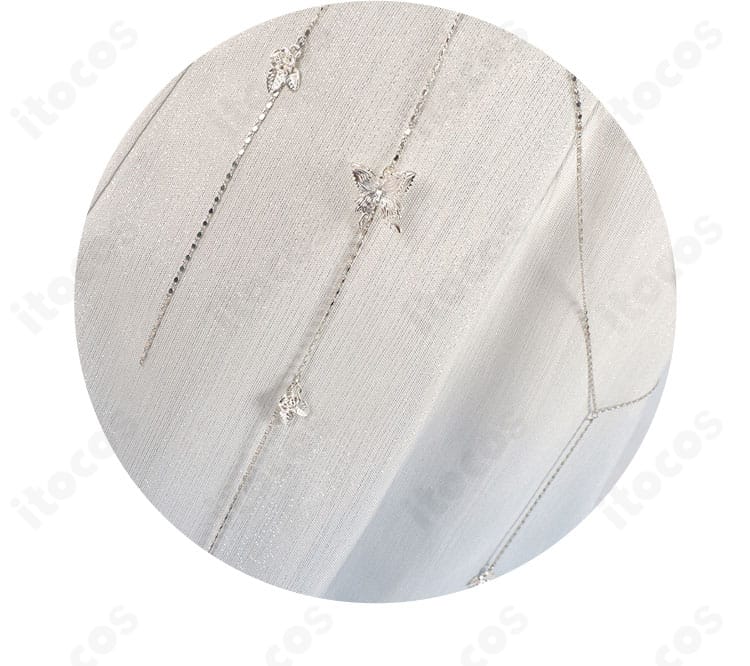 流れる雲 コスプレ衣装の腰部装飾ディテール。装飾の質感と固定方法の見え方を強調